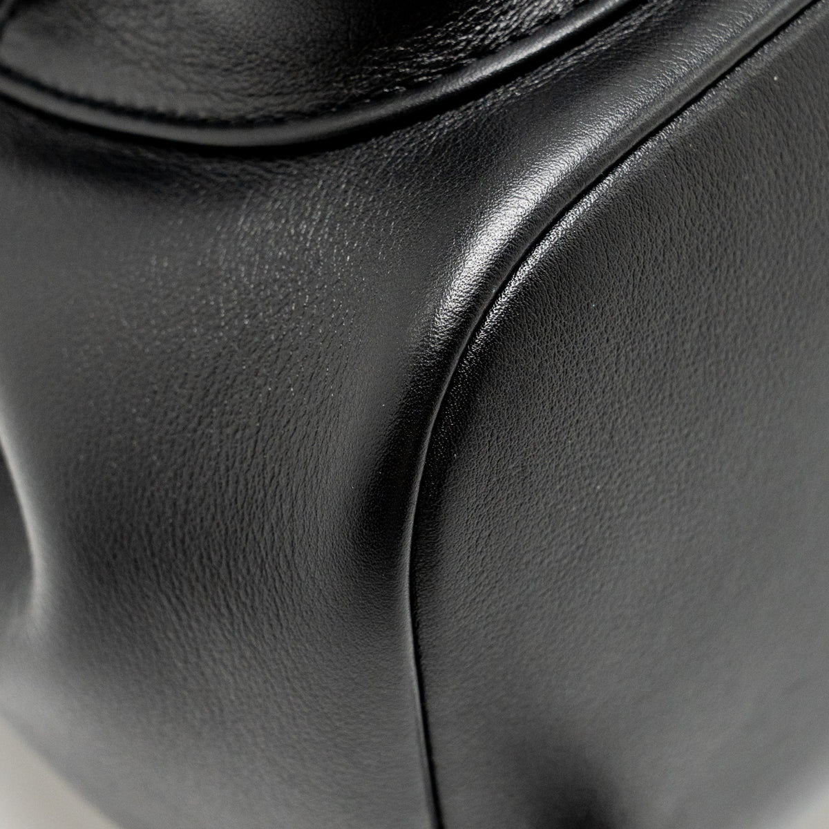 MINI DUMA BACKPACK CALFSKIN BLACK LGHW (MICROCHIP)
